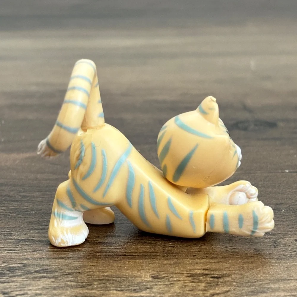 VINTAGE Kenner Littlest Pet Shop Zoo Baby Tiger Toy Figure 1993 LPS Arm Moves